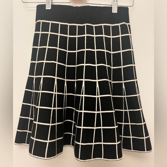 Reversible black and white grid a-line flare skirt size S - Anthropologie - Picture 2 of 5